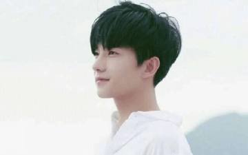 （左耳同人）初恋这件小事/皎泣肆弋